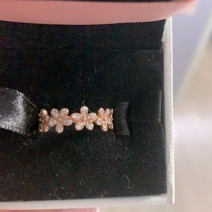 Pandora Daisy ring